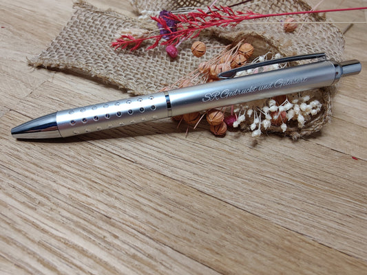 Kugelschreiber personalisiert silber aus Aluminium mit individueller Gravur Gastgeschenk Geschenk