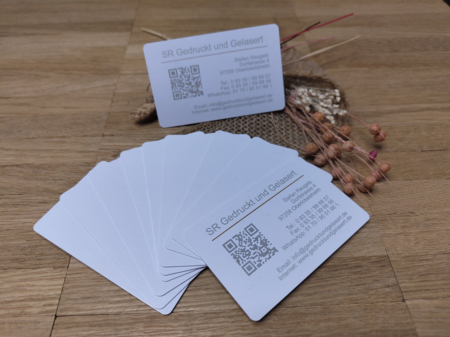 NFC Visitenkarte RFID weiß mit individueller Gravur Business