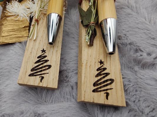 Kugelschreiber personalisiert Weihnachtsedition Geschenk mit Trockenblumen Deko Bambus Gravur schwarz Holz Geschenk Gift