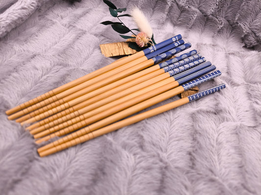 2 Chopsticks personalisiert blau Essstäbchen 1 Paar Bambus 22,5 cm 5 Motive Wunschgravur China Essen Food Sushi Geschenk