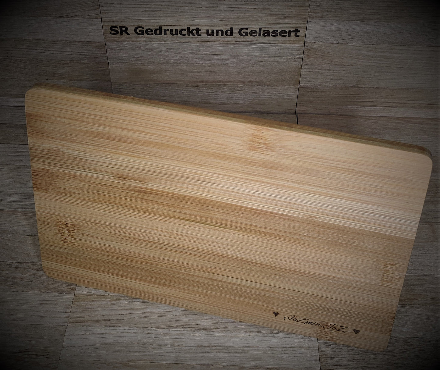 Schneidebrett personalisiert aus Bambus 23 x 15 x 0,8 cm mit Wunschgravur robust Vesperbrett ideales Geschenk