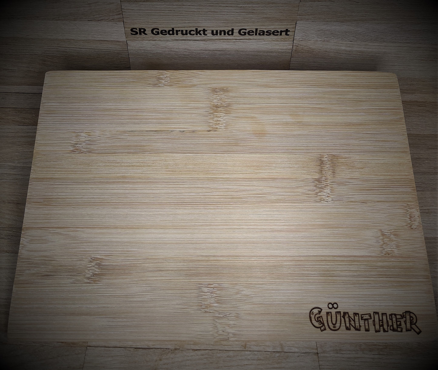 Großes Schneidebrett Brettchen aus Bambus 30 x 20 x 0,8 cm mit Wunschgravur Schneidbrett Vesper Frühstück Holz  Geschenk