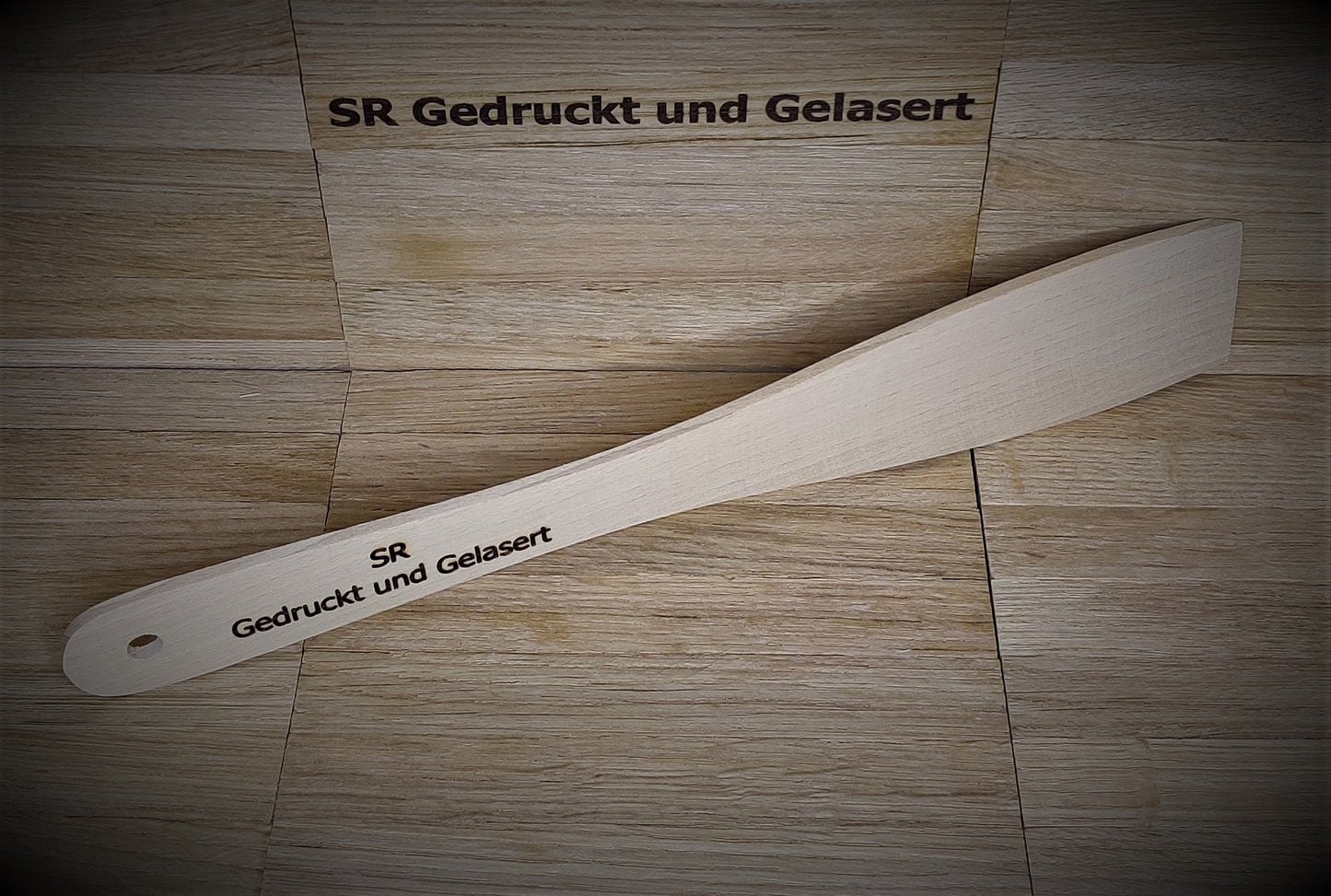 Pfannenwender personalisiert aus Holz 30 cm lang 5 cm breit mit Wunschgravur individuelles Geschenk Geschenkidee  Geschenk