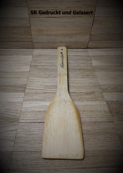 Pfannenwender Spatel Bambus 30 cm lang 6 cm breit mit Wunschgravur individuelles Geschenk Geschenkidee  Geschenk