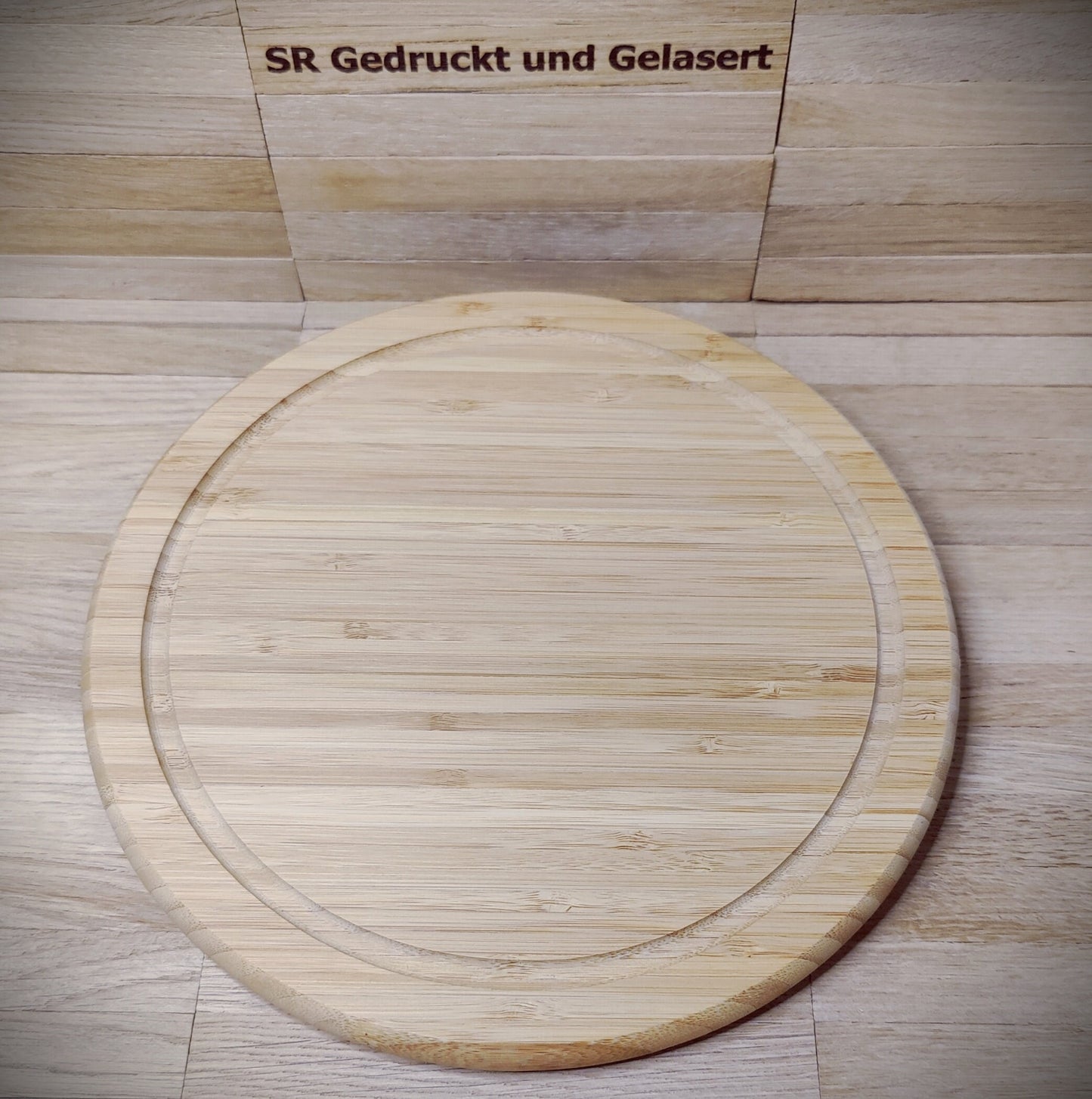 Schneidebrett rund aus Bambus 25 x 1,5 cm mit Wunschgravur Vesperbrett Schneidbrett Brett Brettchen Frühstücksbrett Geschenk