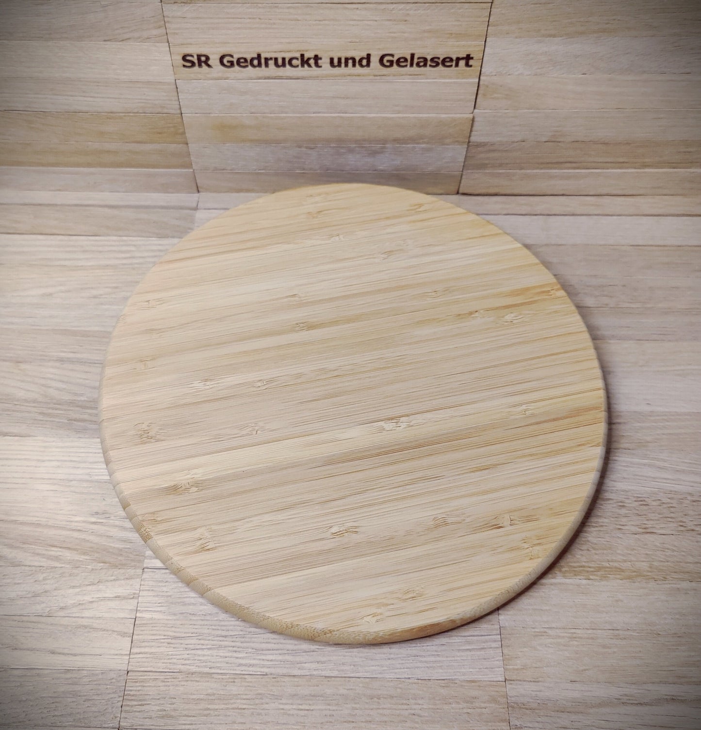 Schneidebrett rund aus Bambus 25 x 1,5 cm mit Wunschgravur Vesperbrett Schneidbrett Brett Brettchen Frühstücksbrett Geschenk