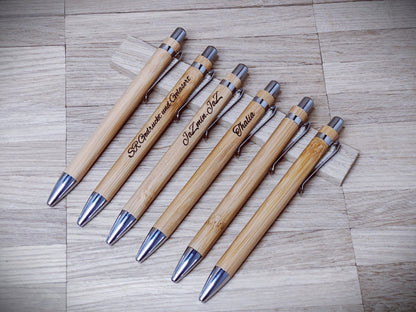 Kugelschreiber personalisiert aus Bambus mit Samtetui mit Kordel individueller Gravur Holzkugelschreiber Holz Gastgeschenk Geschenk