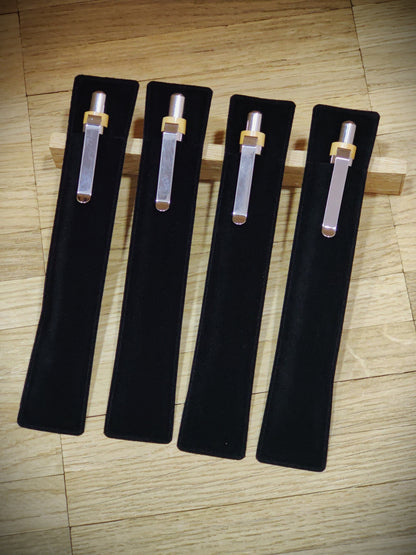 Kugelschreiber personalisiert aus Bambus mit Samthülle und Gravur Business schwarz Holzkugelschreiber Holz Gastgeschenk Kuli Stift Etui