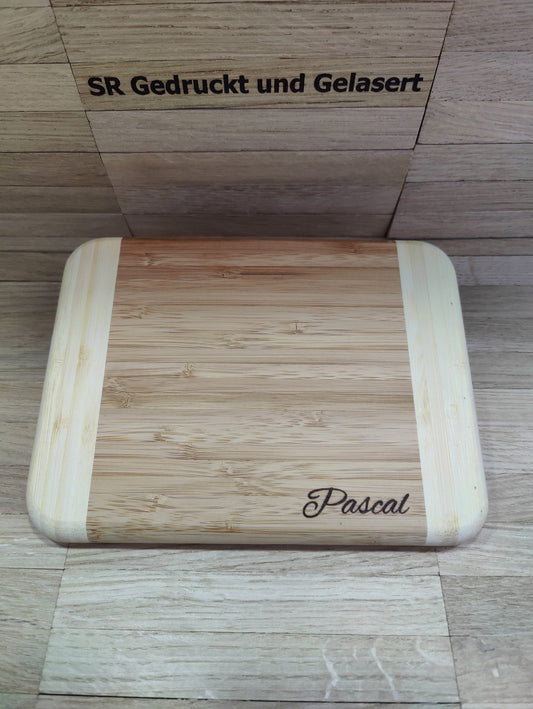 Massives Hackbrett Schneidebrett aus Bambus ca. 20 x 15 x 2 cm mit Wunschgravur kontrast zweifarbig  Geschenk