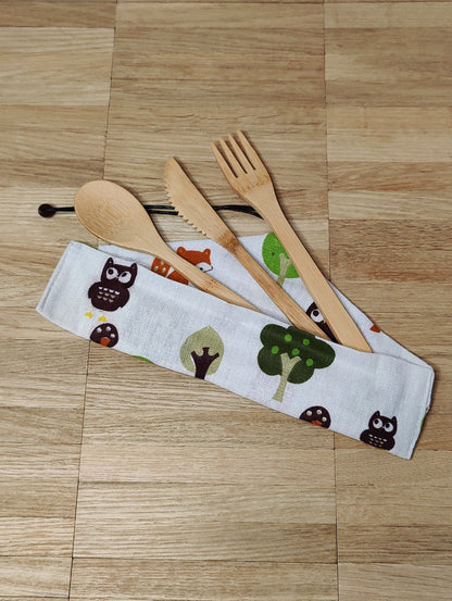 Campingbesteck aus Bambus 4-teilig mit Wunschgravur im schönen Stoffbeutel Reisebesteck individuelles Geschenk Geschenkidee  Geschenk