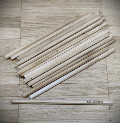 Personalisierter Bleistift mit Gravur | Gastgeschenk Hochzeit & Kommunion | Platzkarte Alternative | Bleistift mit Namen für Schultüte