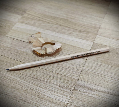 Personalisierter Bleistift mit Gravur | Gastgeschenk Hochzeit & Kommunion | Platzkarte Alternative | Bleistift mit Namen für Schultüte
