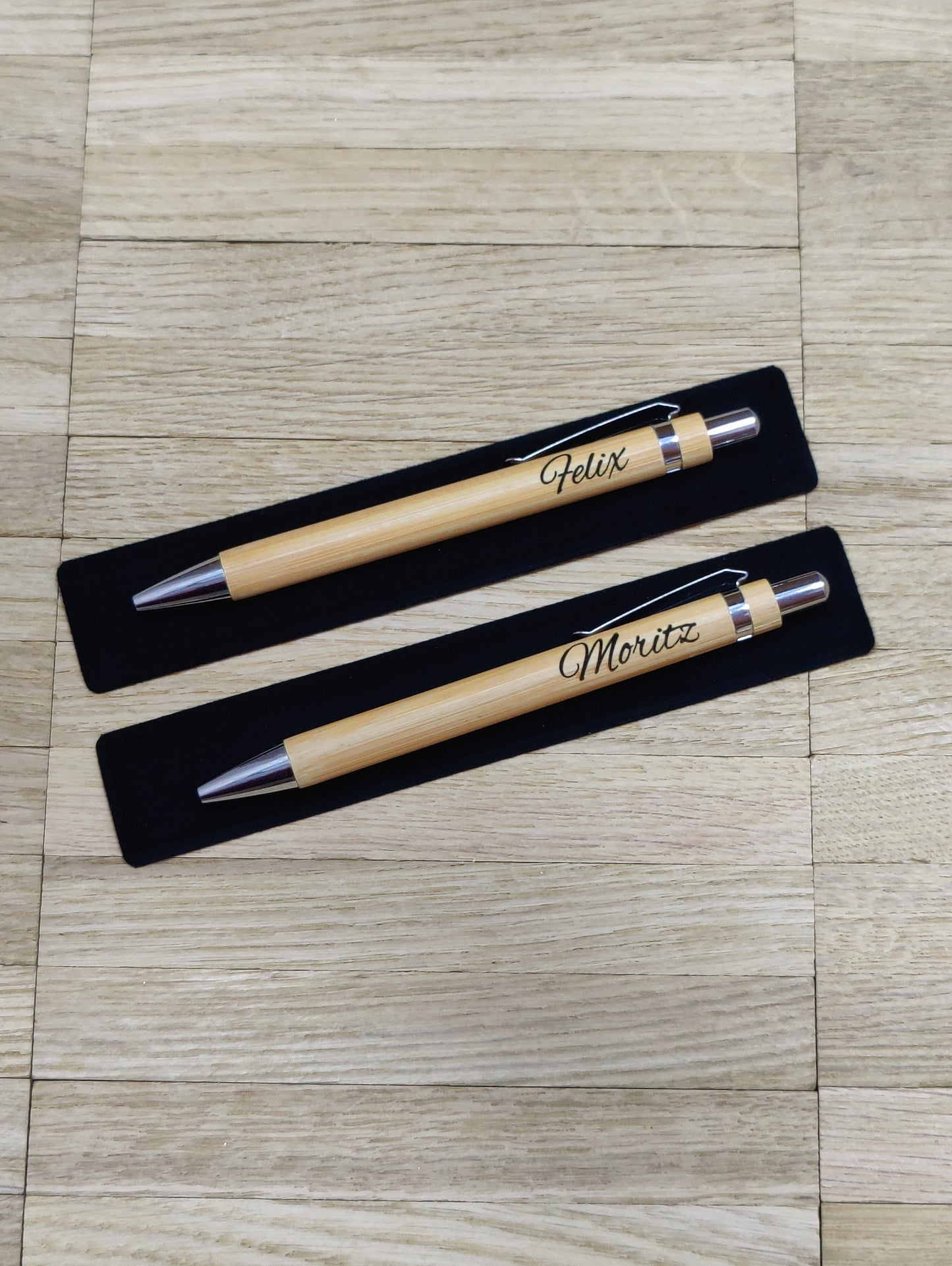 Kugelschreiber personalisiert aus Bambus mit Samthülle und Gravur Business schwarz Holzkugelschreiber Holz Gastgeschenk Kuli Stift Etui