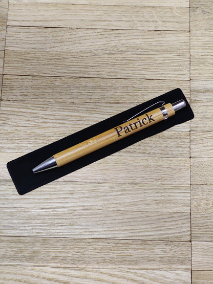 Kugelschreiber personalisiert aus Bambus mit Samthülle und Gravur Business schwarz Holzkugelschreiber Holz Gastgeschenk Kuli Stift Etui