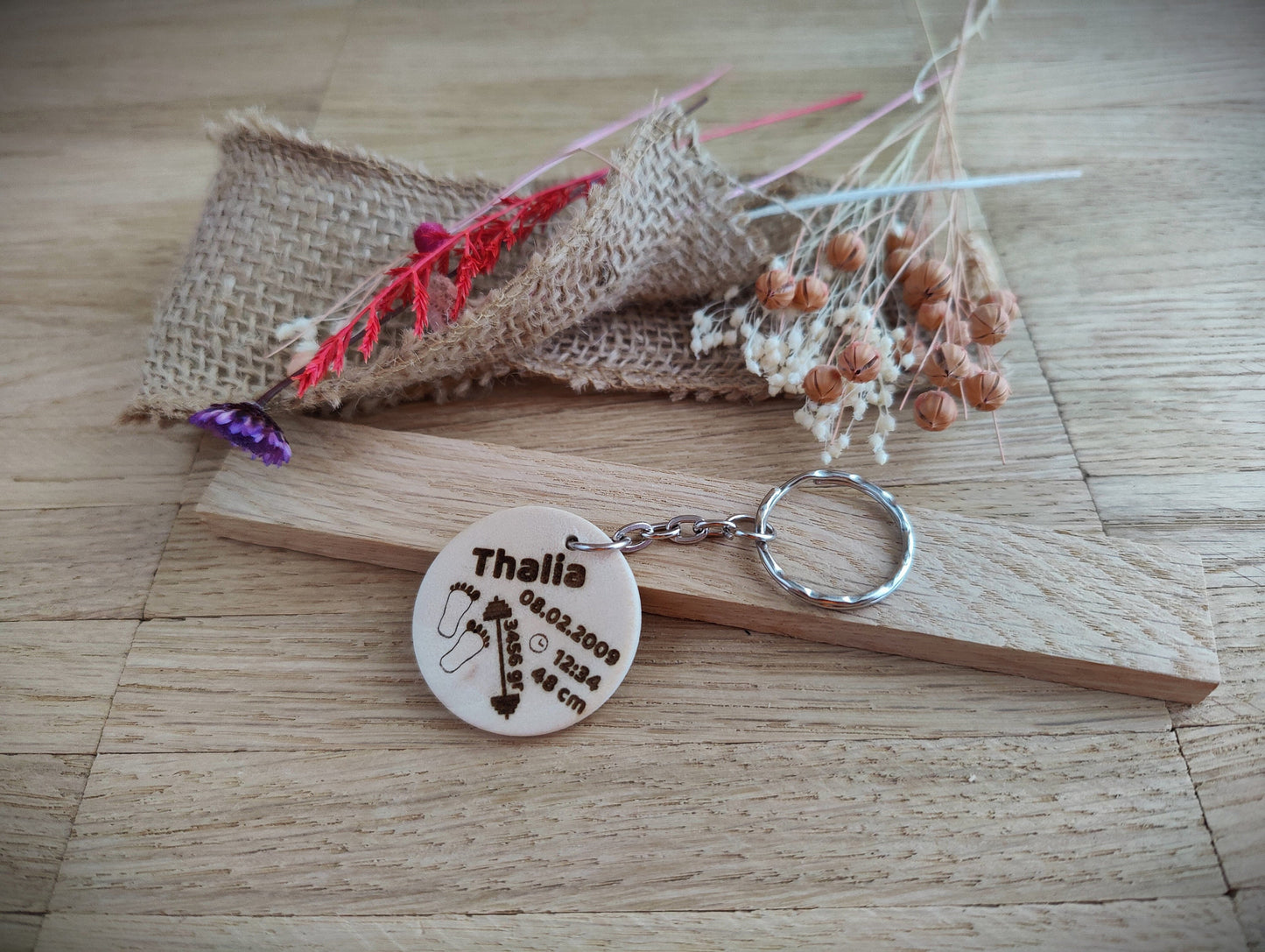 Schlüsselanhänger Baby zur Geburt mit Geburtsdaten Holz 35 mm mit Wunschgravur ideales Geschenk Personalisiert Geschenkidee  Geschenk