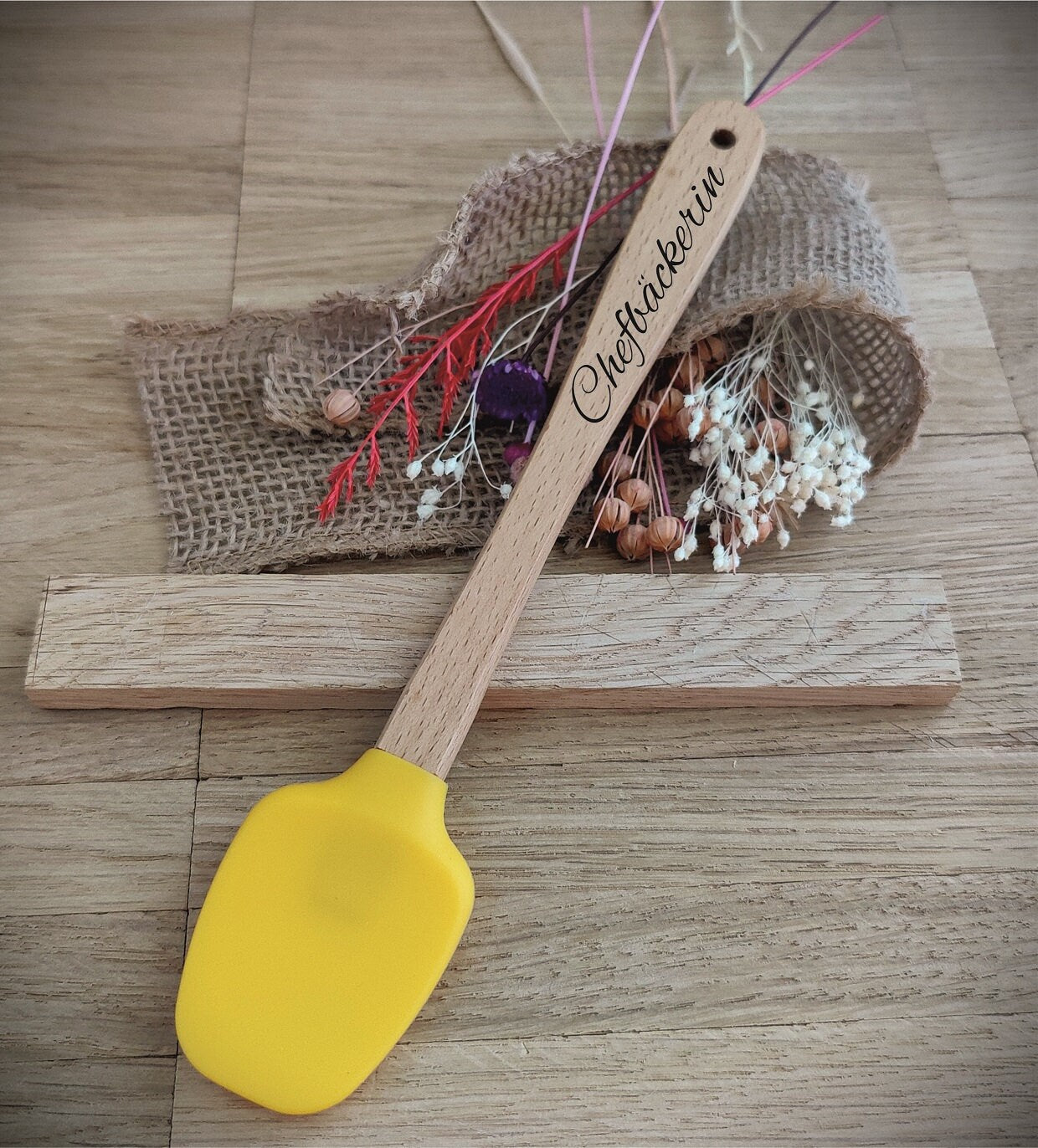 Teigschaber Silikonspatel Silikonlöffel gelb  backen, kochen uvm. ca. 21 cm lang mit Wunschgravur personalisiert Geschenk