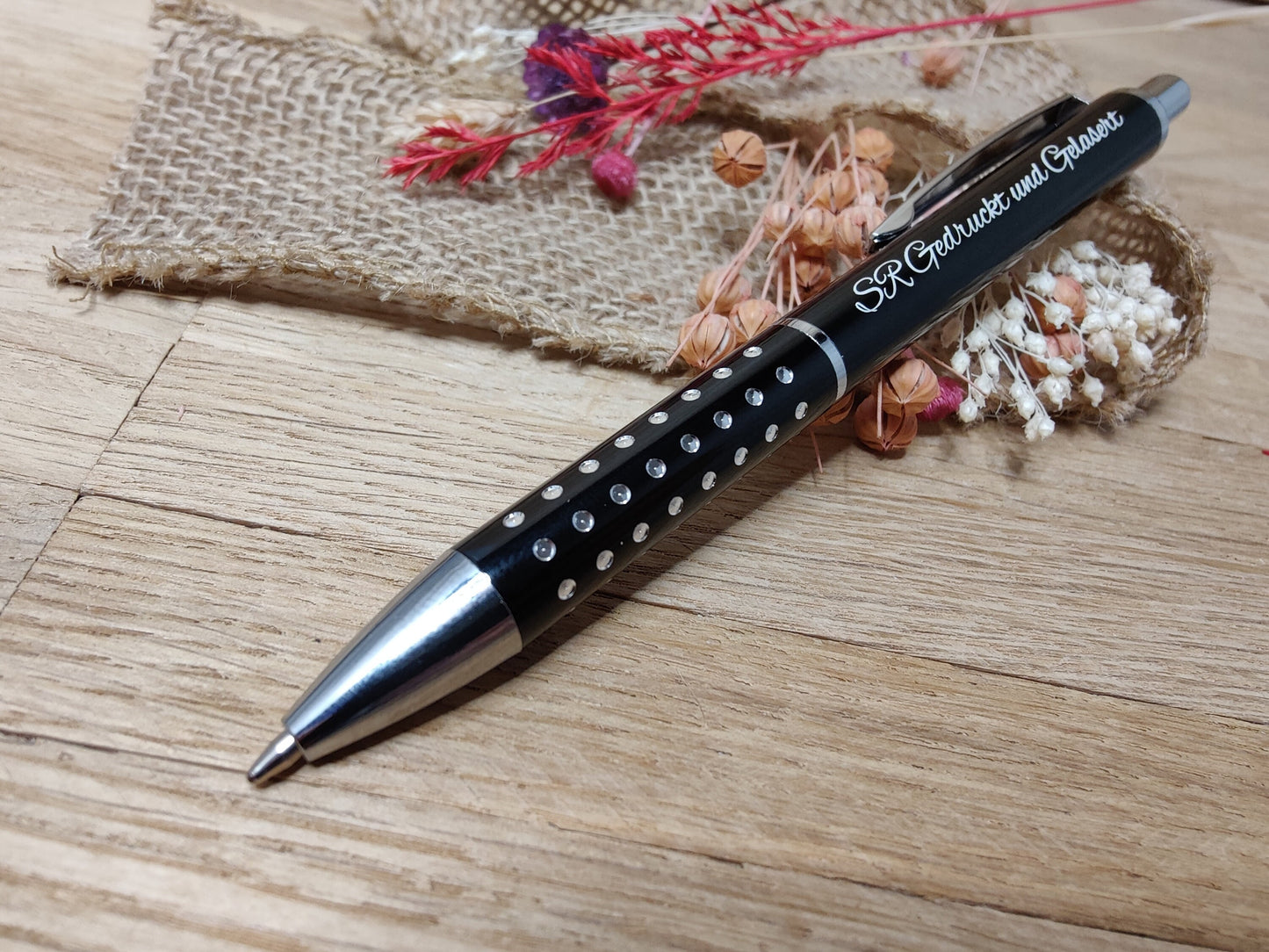 Kugelschreiber personalisiert schwarz aus Aluminium mit individueller Gravur Gastgeschenk Geschenk