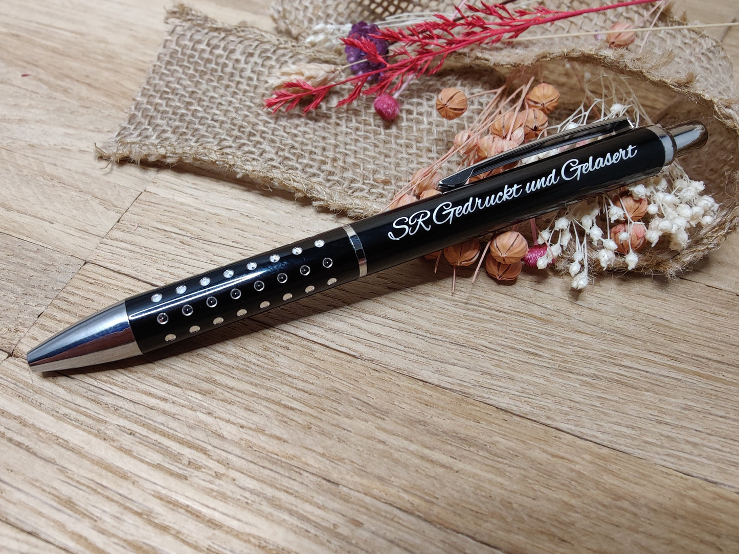 Kugelschreiber personalisiert schwarz aus Aluminium mit individueller Gravur Gastgeschenk Geschenk