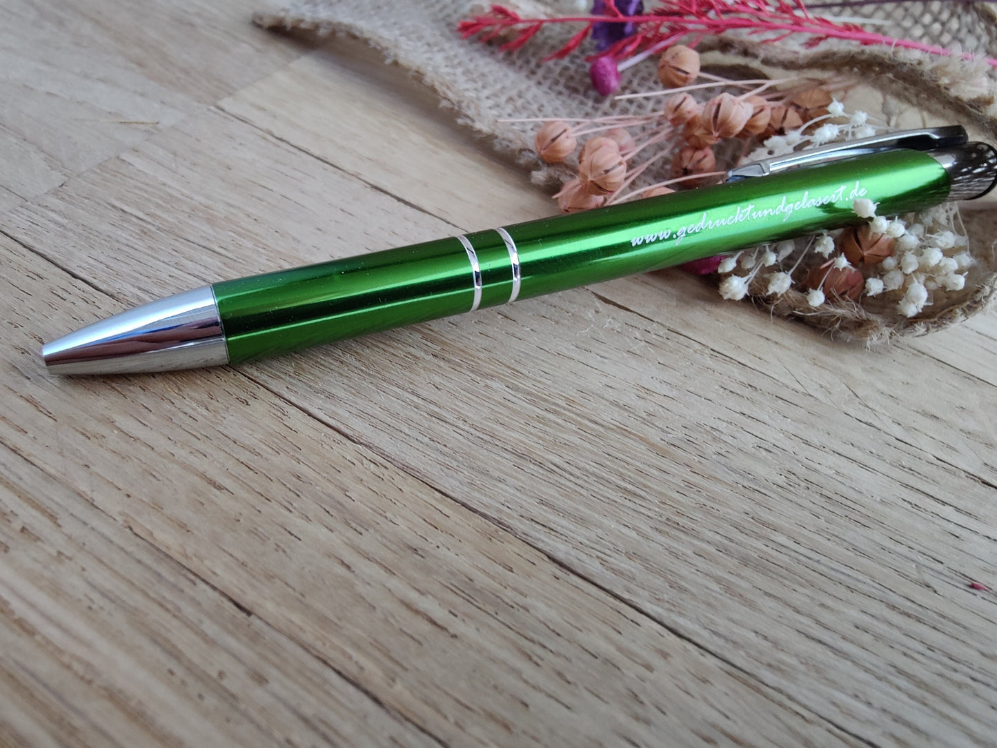 Kugelschreiber personalisiert Aluminium grün mit individueller Gravur Gastgeschenk Geschenk