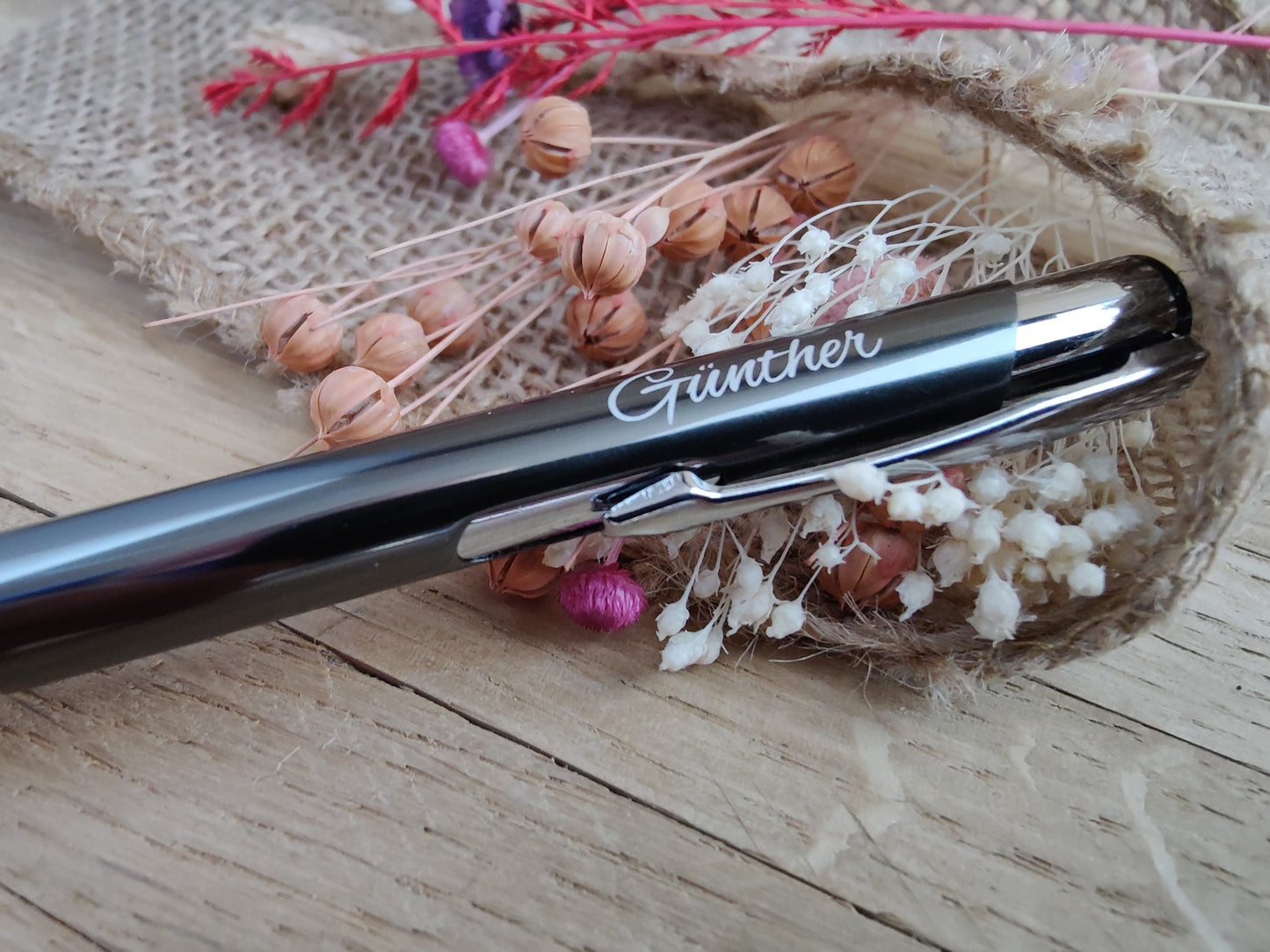 Kugelschreiber personalisiert Aluminium gunmetal grau mit individueller Gravur Gastgeschenk Geschenk