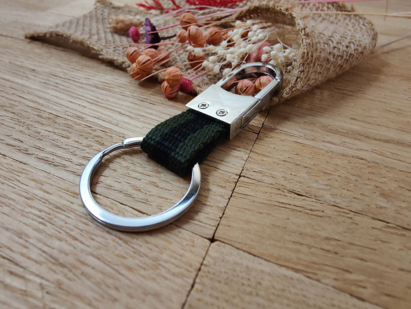 Schlüsselanhänger Karabiner schwarz/oliv Stoff mit individueller Gravur personalisiert Geschenk