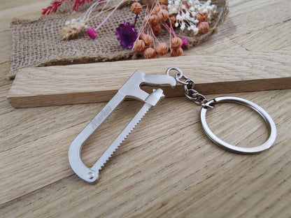 Schlüsselanhänger Säge Werkzeug DIY Heimwerken Metall mit individueller Gravur Geschenk