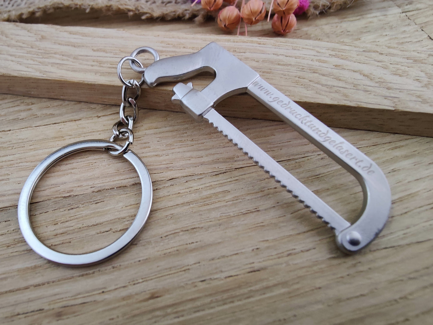 Schlüsselanhänger Säge Werkzeug DIY Heimwerken Metall mit individueller Gravur Geschenk