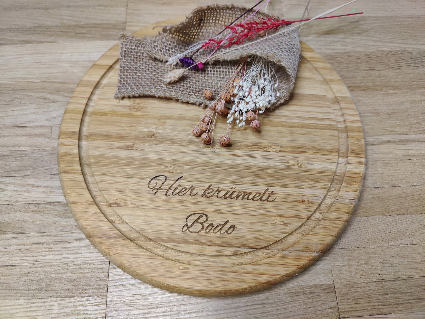 Schneidebrett rund aus Bambus 25 x 1,5 cm mit Wunschgravur Vesperbrett Schneidbrett Brett Brettchen Frühstücksbrett Geschenk