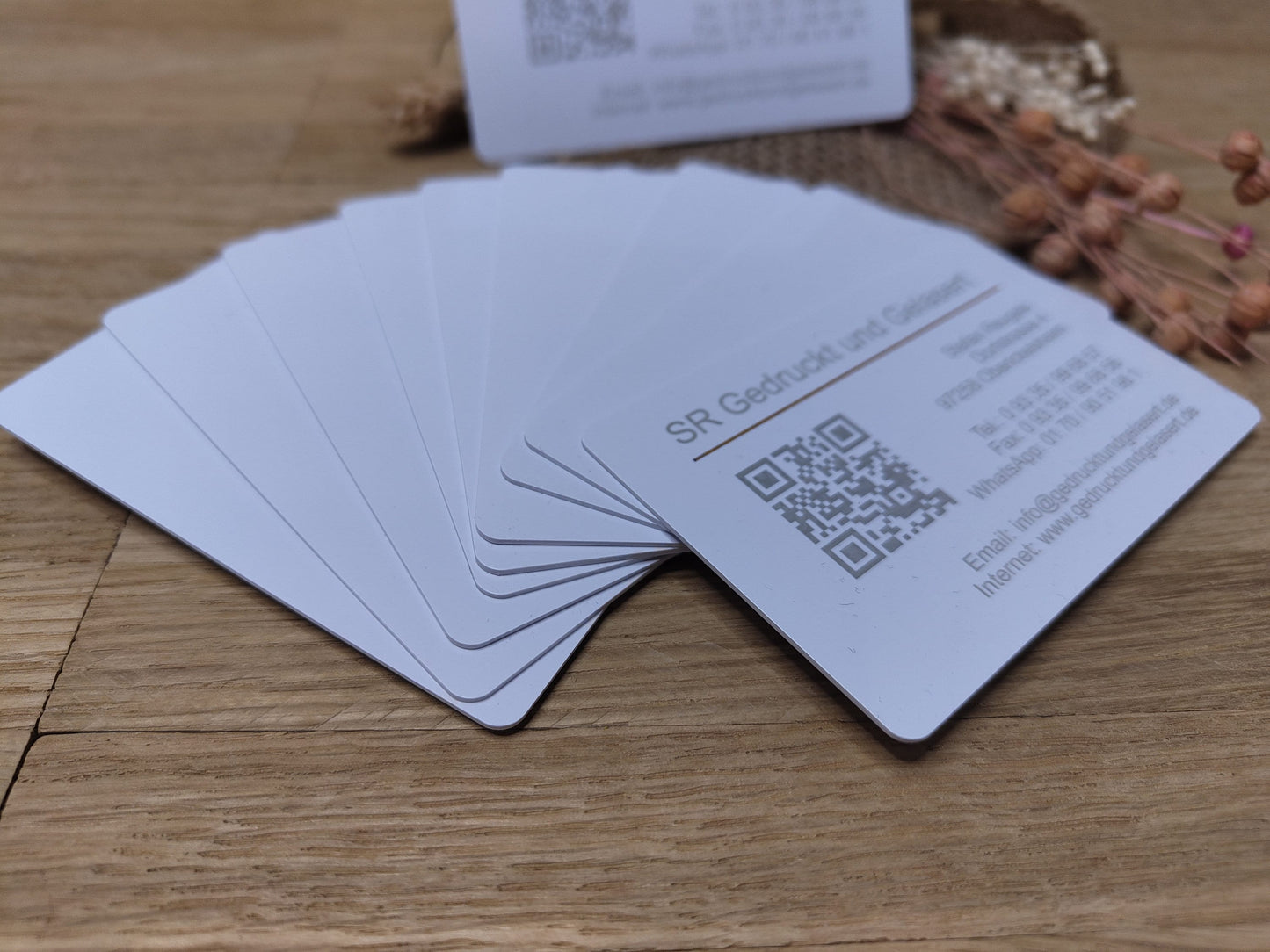 NFC Visitenkarte RFID weiß mit individueller Gravur Business