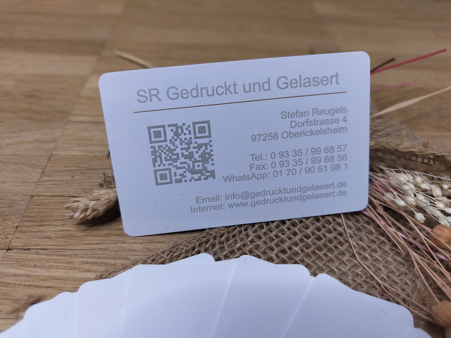NFC Visitenkarte RFID weiß mit individueller Gravur Business