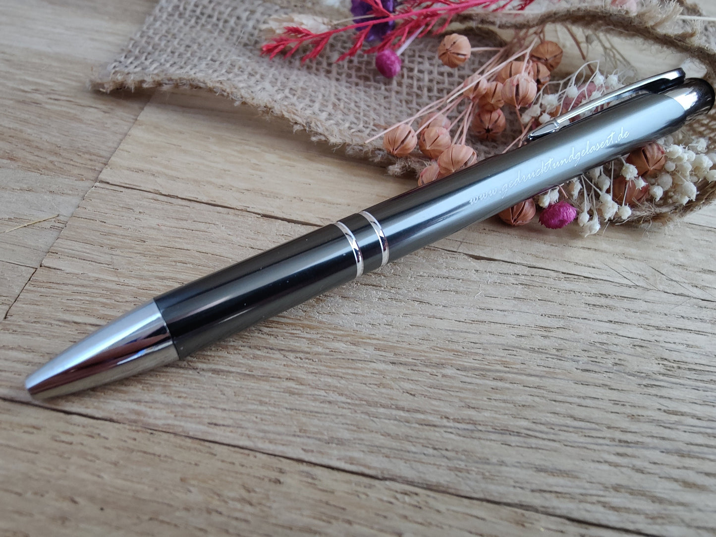 Kugelschreiber personalisiert Aluminium gunmetal grau mit individueller Gravur Gastgeschenk Geschenk
