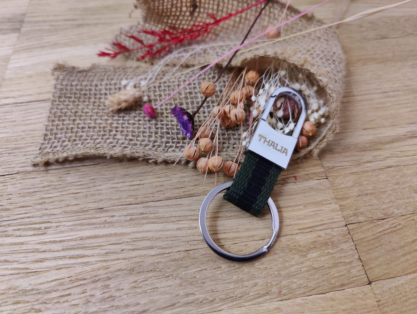 Schlüsselanhänger Karabiner schwarz/oliv Stoff mit individueller Gravur personalisiert Geschenk