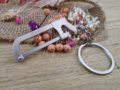 Schlüsselanhänger Säge Werkzeug DIY Heimwerken Metall mit individueller Gravur Geschenk