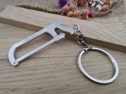 Schlüsselanhänger Säge Werkzeug DIY Heimwerken Metall mit individueller Gravur Geschenk