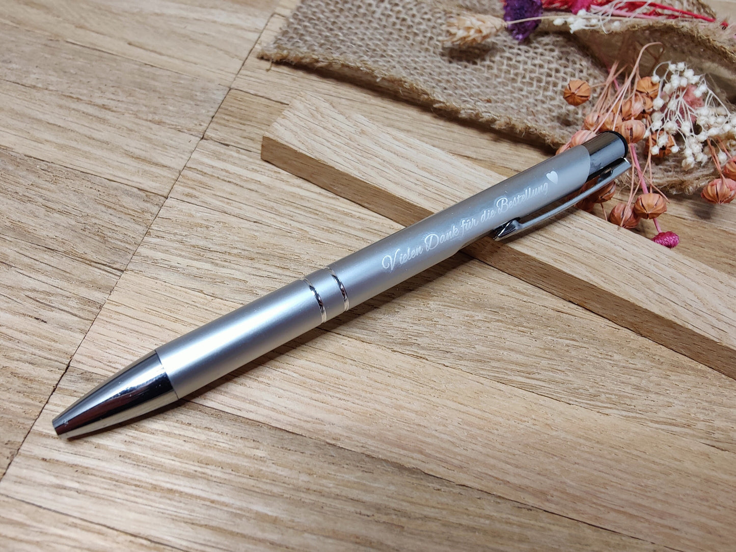 Kugelschreiber personalisiert Aluminium silber mit individueller Gravur Gastgeschenk Geschenk