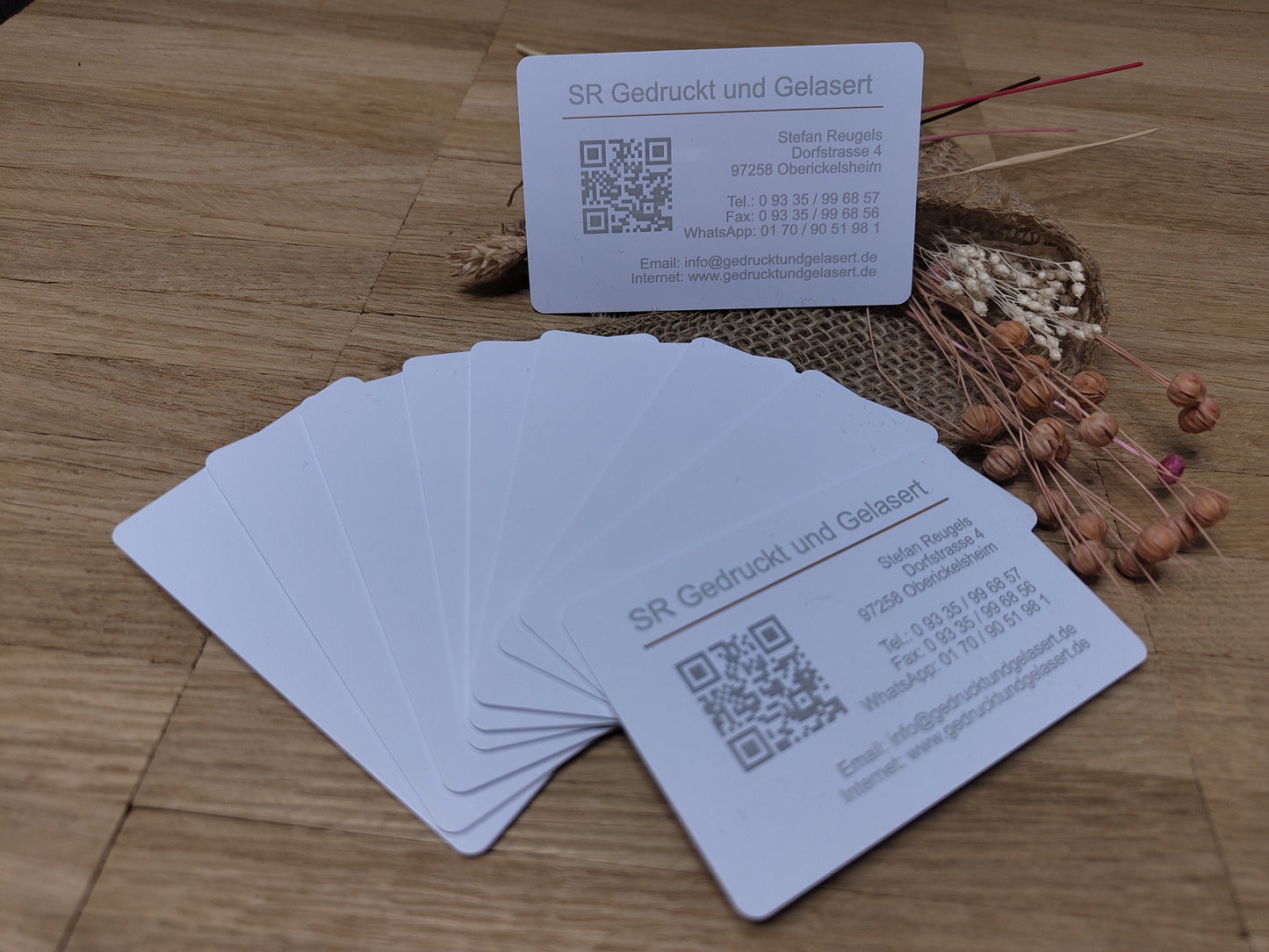 NFC Visitenkarte RFID weiß mit individueller Gravur Business