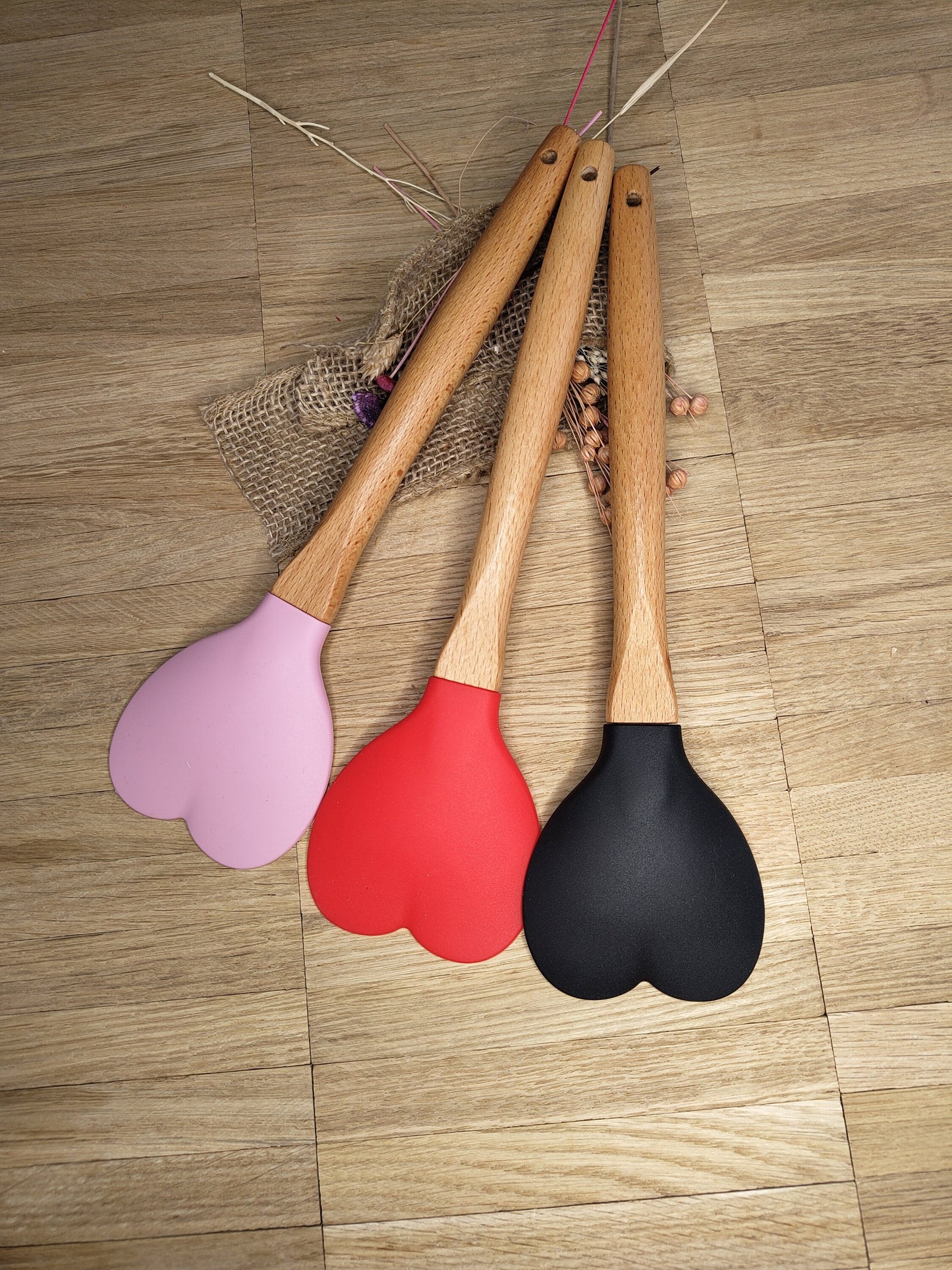 Teigschaber Silikonschaber Herz Silikonspatel 3 Farben zur Wahl  Holz backen, kochen ca. 27 cm lang mit Wunschgravur personalisiert Liebe