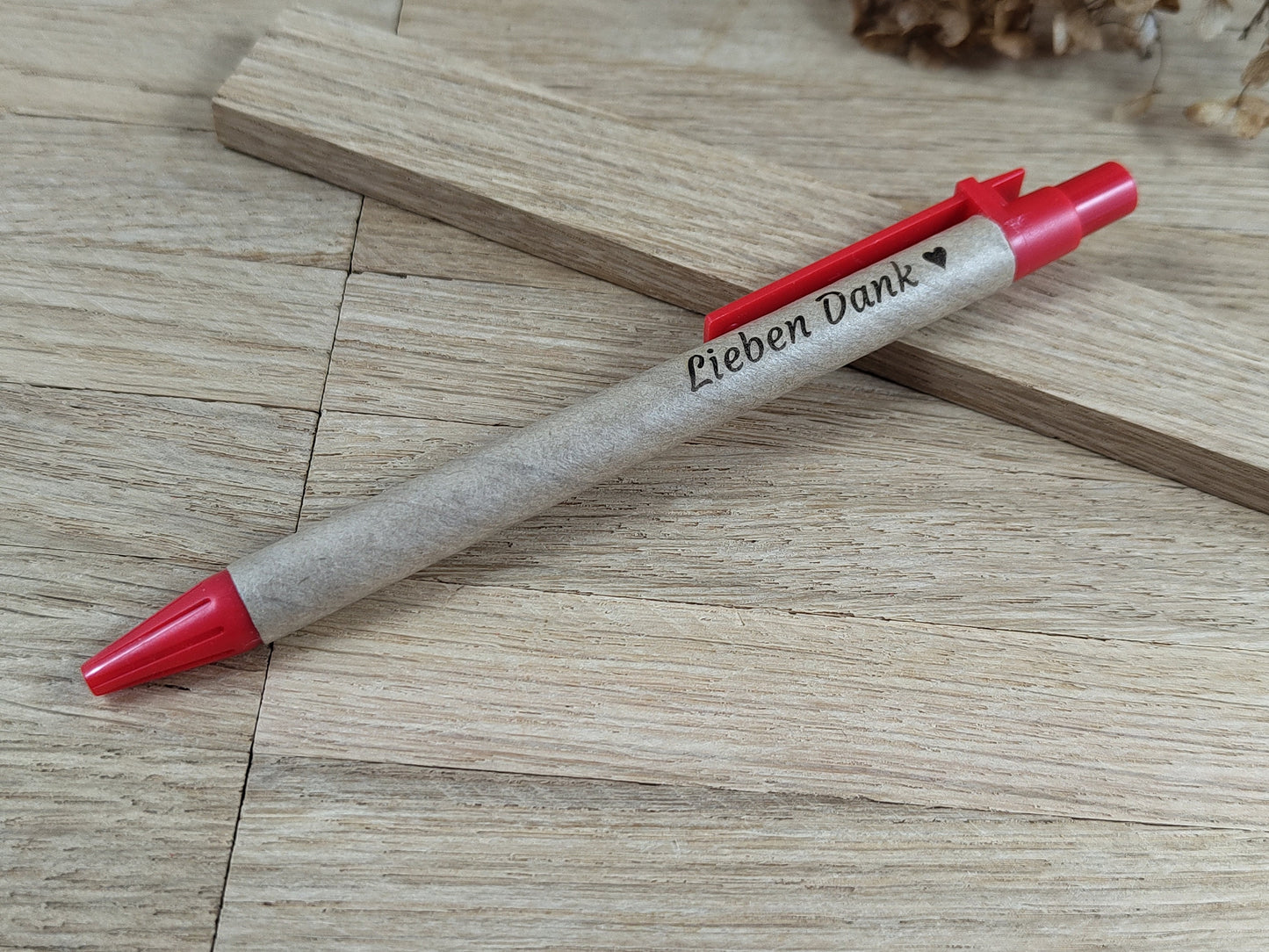 Kugelschreiber personalisiert aus recyceltem Papier verschiedene Farben mit individueller Gravur blau Kuli Stift Gastgeschenk Geschenk Gift