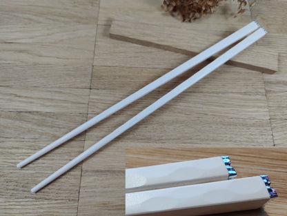 Chopsticks personalisiert weiß mit Verzierungen 5 Modelle zur Wahl Chinesische Stäbchen mit Wunschgravur 24 cm Geschenk