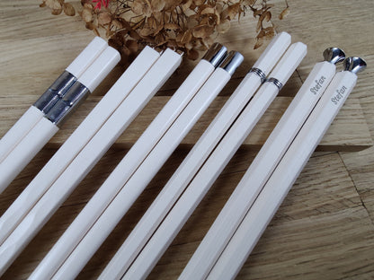 Chopsticks personalisiert weiß mit Verzierungen 5 Modelle zur Wahl Chinesische Stäbchen mit Wunschgravur 24 cm Geschenk