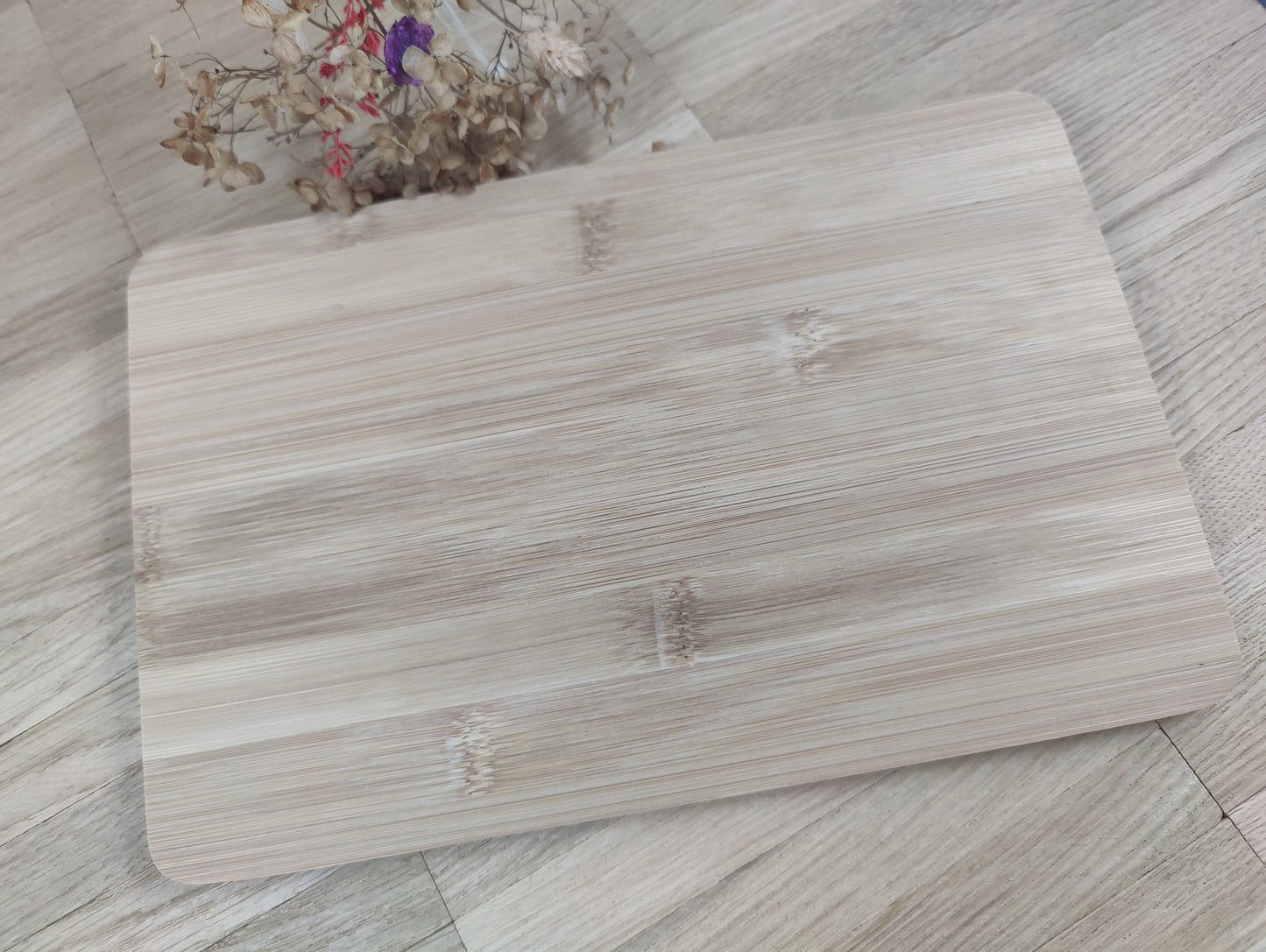 Schneidebrett personalisiert aus Bambus rechteckig 25 x 16 x 0,8 cm mit Wunschgravur Vesperbrett Schneidbrett Brotzeit Geschenk  Geschenk