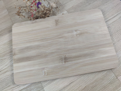 Schneidebrett personalisiert aus Bambus rechteckig 25 x 16 x 0,8 cm mit Wunschgravur Vesperbrett Schneidbrett Brotzeit Geschenk  Geschenk