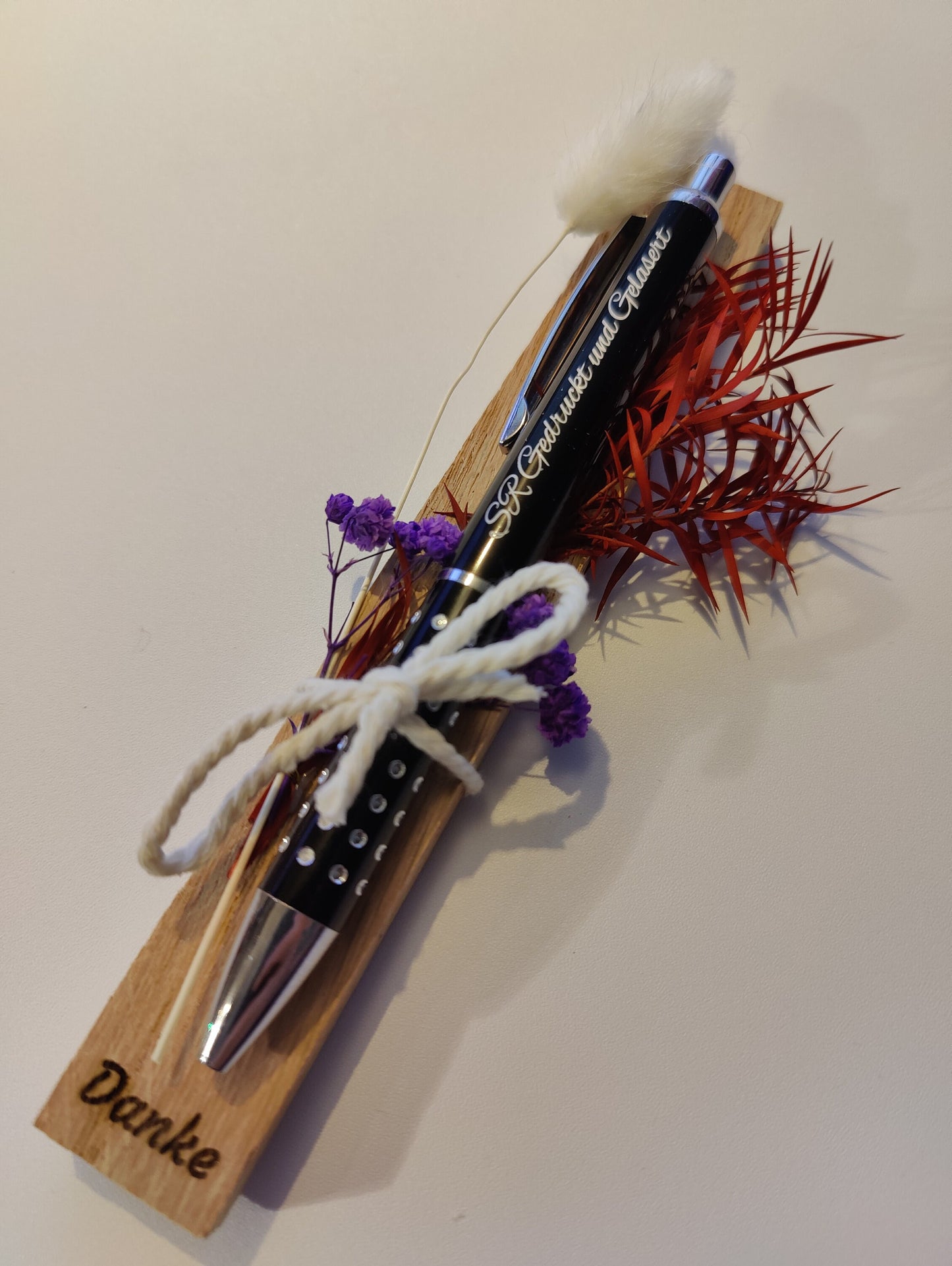 Kugelschreiber personalisiert Geschenk mit Trockenblumen Deko Aluminium individueller Gravur schwarz Kuli Stift Gastgeschenk Geschenk Gift