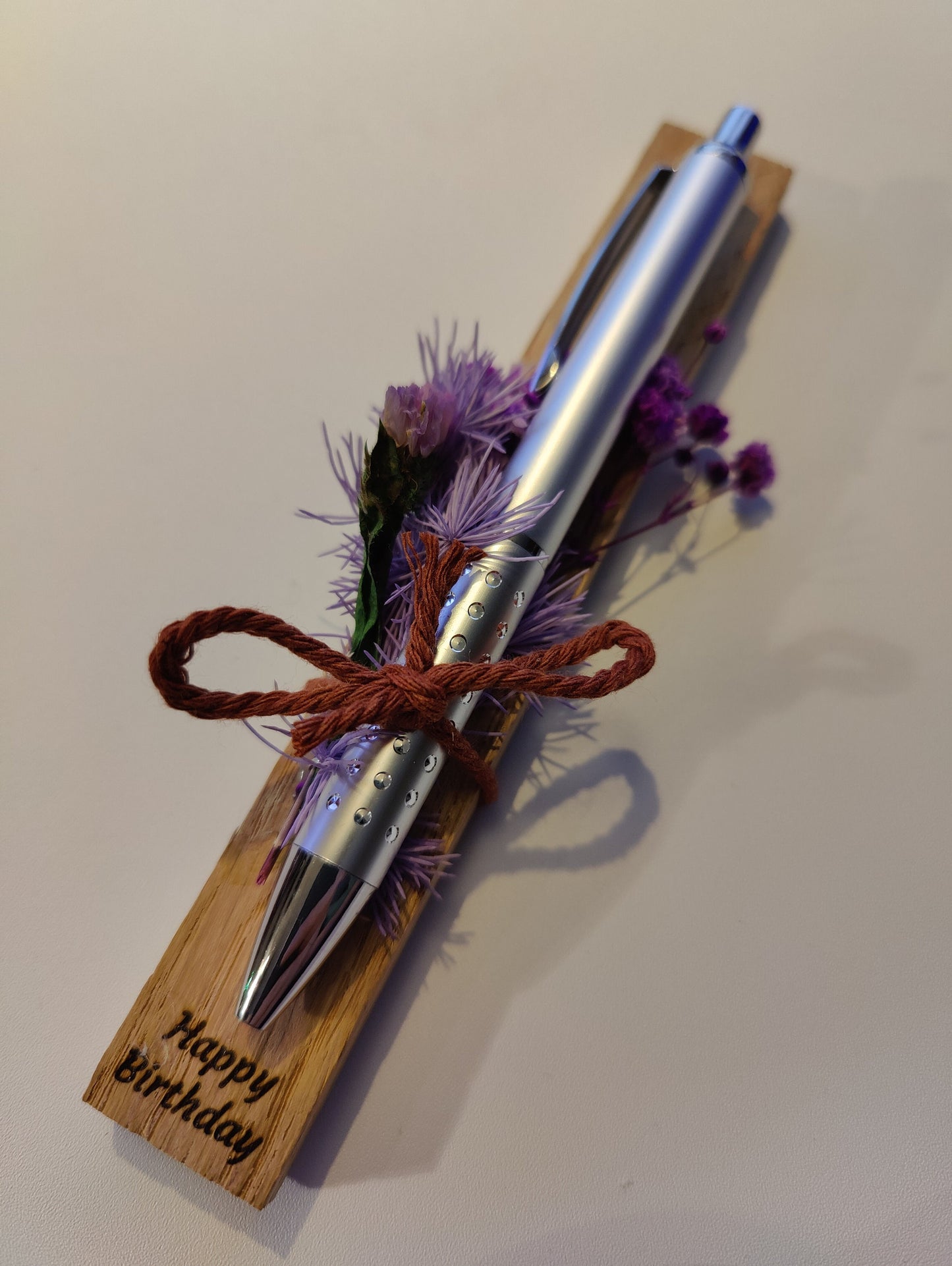 Kugelschreiber personalisiert Geschenk mit Trockenblumen Deko Aluminium individueller Gravur schwarz Kuli Stift Gastgeschenk Geschenk Gift
