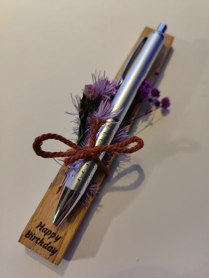 Kugelschreiber personalisiert Geschenk mit Trockenblumen Deko Aluminium individueller Gravur schwarz Kuli Stift Gastgeschenk Geschenk Gift