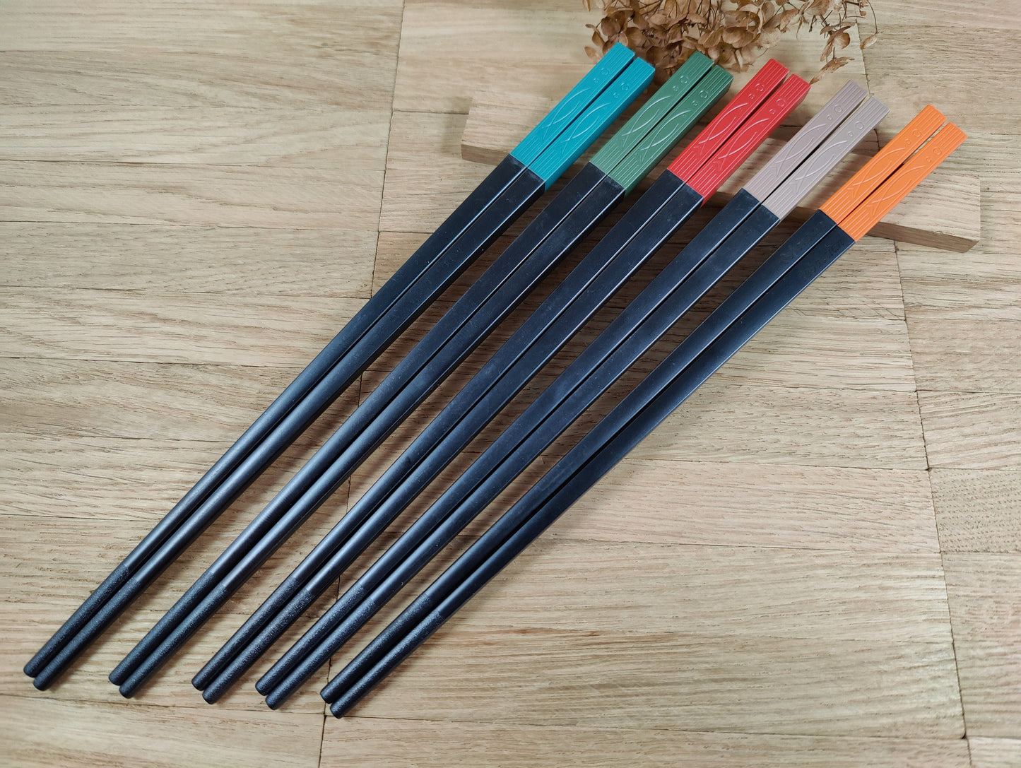 Chopsticks personalisiert mit Fischmotiv 5 Farben zur Wahl Chinesische Stäbchen mit Wunschgravur 24 cm Geschenk
