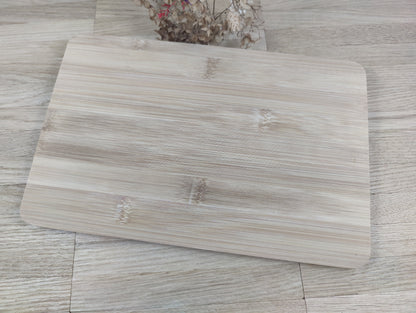 Schneidebrett personalisiert aus Bambus rechteckig 25 x 16 x 0,8 cm mit Wunschgravur Vesperbrett Schneidbrett Brotzeit Geschenk  Geschenk