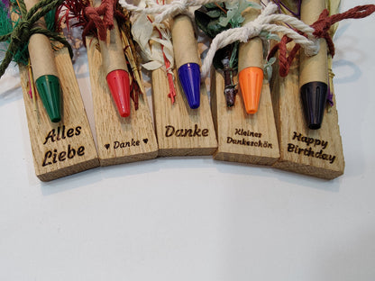 Kugelschreiber personalisiert Geschenk mit Trockenblumen Deko Pappe individueller Gravur blau Kuli Stift Gastgeschenk Geschenk Gift