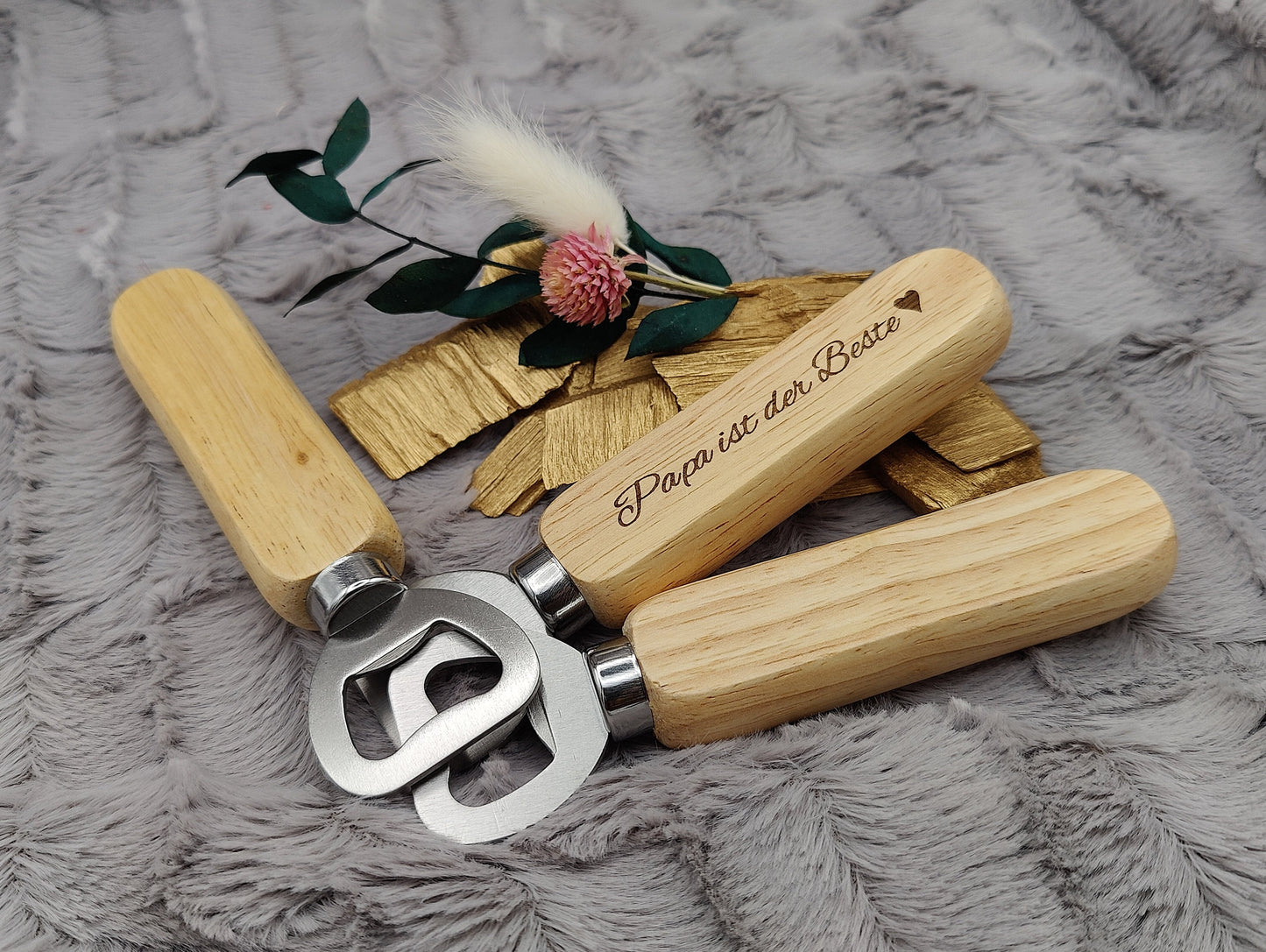 Flaschenöffner personalisiert aus Holz mit individueller Gravur Geschenk Geschenkidee