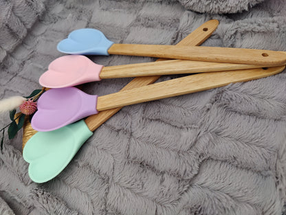 Teigschaber Silikonschaber Herz Silikonspatel  Holz Silikon in Herzform backen, kochen ca. 28 cm lang mit Wunschgravur personalisiert Liebe